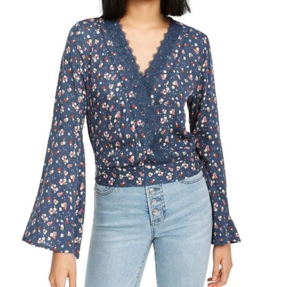 NWT Polly & Esther sz Medium tie back lace floral crop shirt